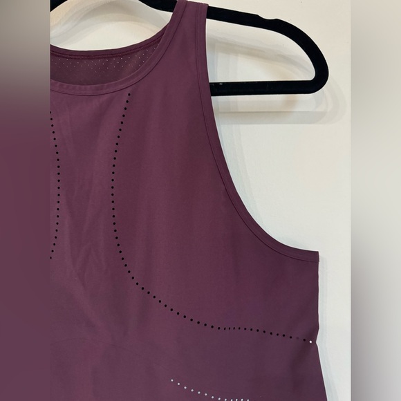 NWOT Lululemon find your pace tank in maroon size 8 - Picture 8 of 12